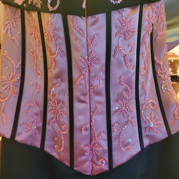 Jora Collection evening gown - Picture 4 of 5